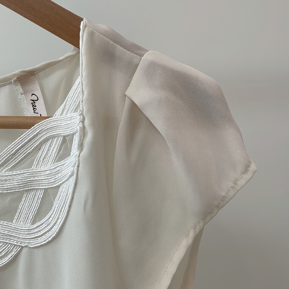 Cream Blouse - Picture 3 of 5